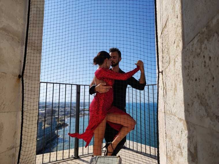 Esce oggi il nuovo album di Sergio Cammariere: il videoclip di “Regina del mio mondo” interamente girato a Trani – FOTO e VIDEO Esce oggi il nuovo album di Sergio Cammariere: il videoclip di “Regina del mio mondo” interamente girato a Trani – FOTO e VIDEO