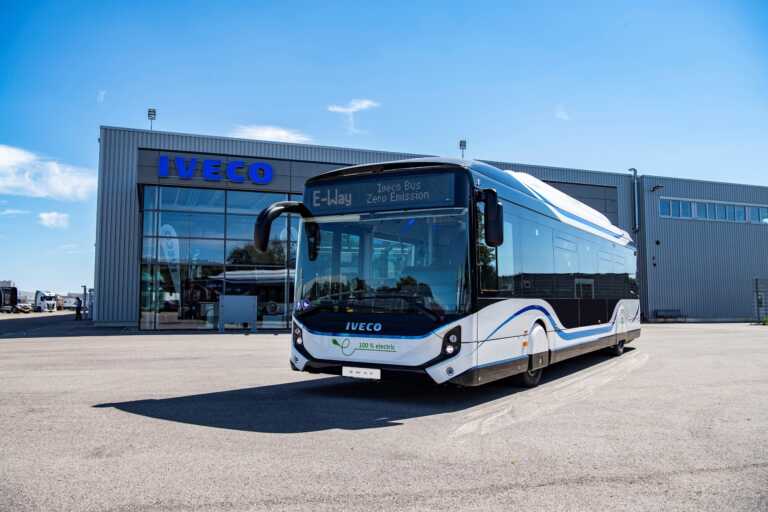 Oltre mille nuovi autobus Iveco per il trasporto pubblico locale: i mezzi saranno prodotti a Foggia