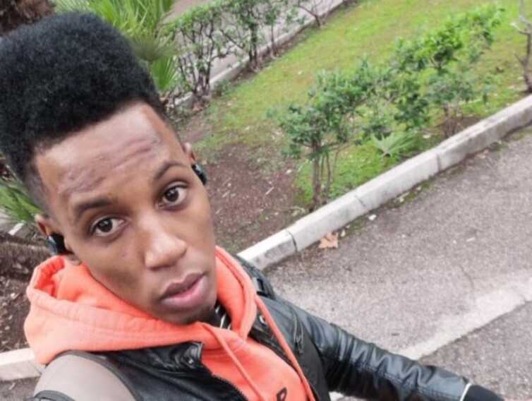 «Tu da qua non devi passare», poi calci e pugni. Il racconto di Abdourhamane, picchiato in stazione a Bari