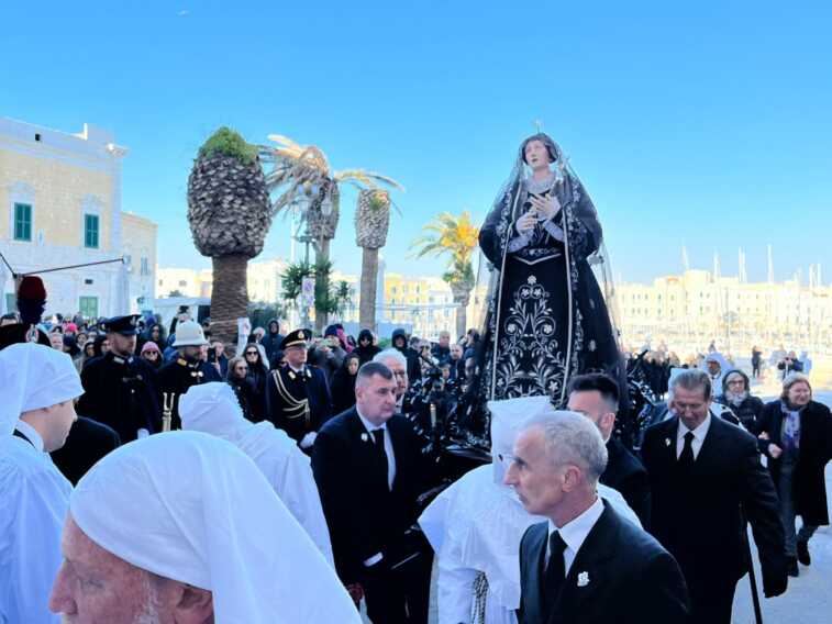 Trani, la detenuta incontra l’Addolorata: «Ha perso un figlio, incarna il dolore reale»