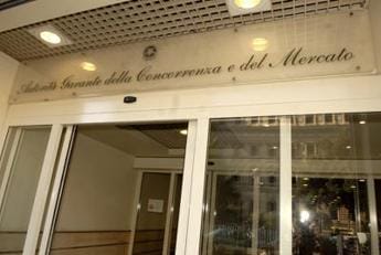 Galleria foto 'Antitrust avvia istruttoria nei confronti di Amazon e Bat Italia' - foto 1