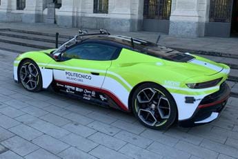 Galleria foto 'Automobilismo, alle 1000 Miglia per la prima volta un veicolo a guida autonoma' - foto 1
