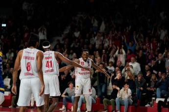 Galleria foto 'Basket, Varese penalizzata di 16 punti' - foto 1