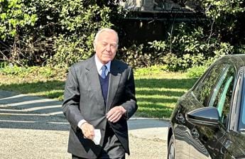 Galleria foto 'Berlusconi ricoverato, Gianni Letta: “Trovato meglio di quanto pensassi”' - foto 1