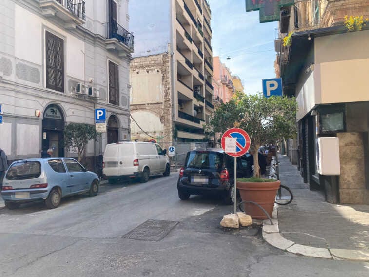 Tra opere e restyling, la vita nel quartiere Libertà a Bari è un’odissea: «Così perdiamo la pazienza»