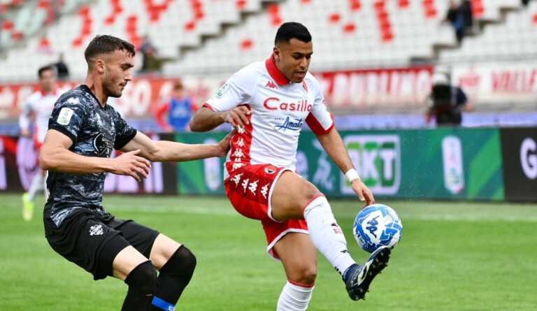 Bari, metà squadra è da sostituire: sirene di mercato per Caprile e Cheddira