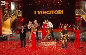 Galleria foto 'Codacons denuncia Rai e ‘Ballando con le Stelle’' - foto 1