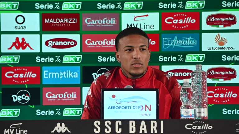Bari, Folorunsho punta al traguardo: «Daremo il massimo fino alla fine». Antenucci e Di Cesare “promossi” Ds – VIDEO