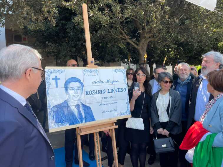 Galleria foto 'A Ginosa «un riconoscimento ai servitori dello Stato»: cittadinanza a Mantovano, una targa per Livatino – VIDEO' - foto 1