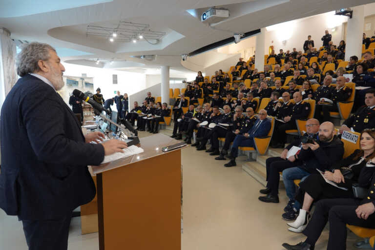 Presentata la scuola regionale della Polizia locale, Emiliano: «Un cervello collettivo a disposizione di tutti» – VIDEO