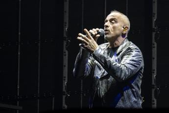 Galleria foto 'Eros Ramazzotti e Croce rossa, “pace fatta”: cosa è successo' - foto 1