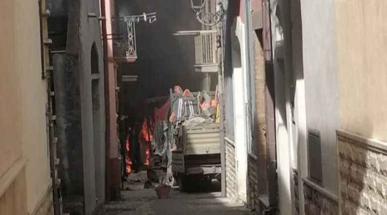 Esplode una condotta del gas durante lavori nel Foggiano: grave un operaio, intossicata un’anziana – VIDEO