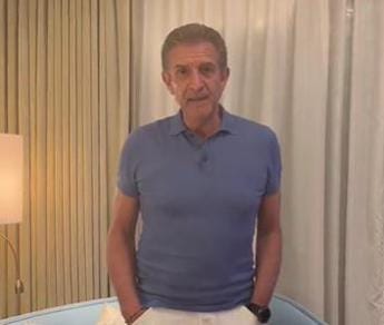 Galleria foto 'Ezio Greggio, appello alla mamma di Enea: “Torna, ti aiuteremo”' - foto 1