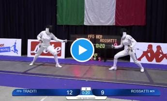 Galleria foto 'Fair play e scherma: rivale si fa male, lei rinuncia a vittoria – Video' - foto 1