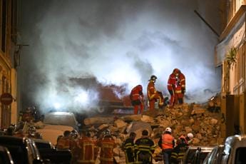 Galleria foto 'Francia, crolla palazzo di 4 piani a Marsiglia: diversi feriti' - foto 1
