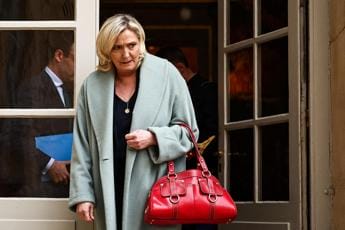 Galleria foto 'Francia, malore per Jean Marie Le Pen. La figlia Marine: “Sta bene”' - foto 1