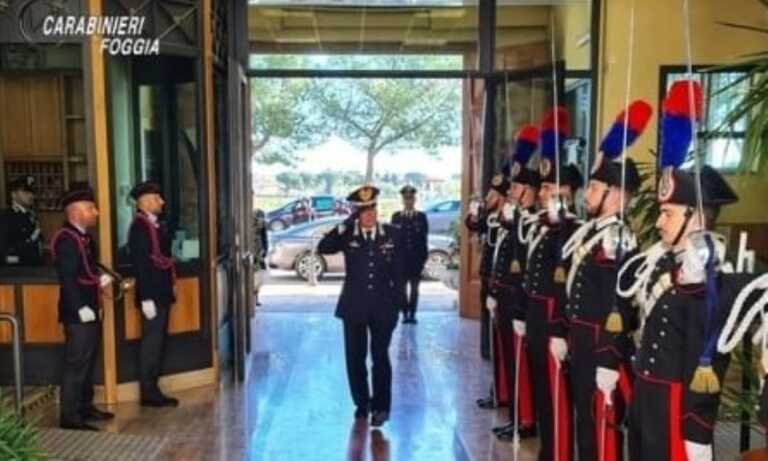 Il generale Rispoli, responsabile dei carabinieri del Sud Italia, visita il comando provinciale di Foggia