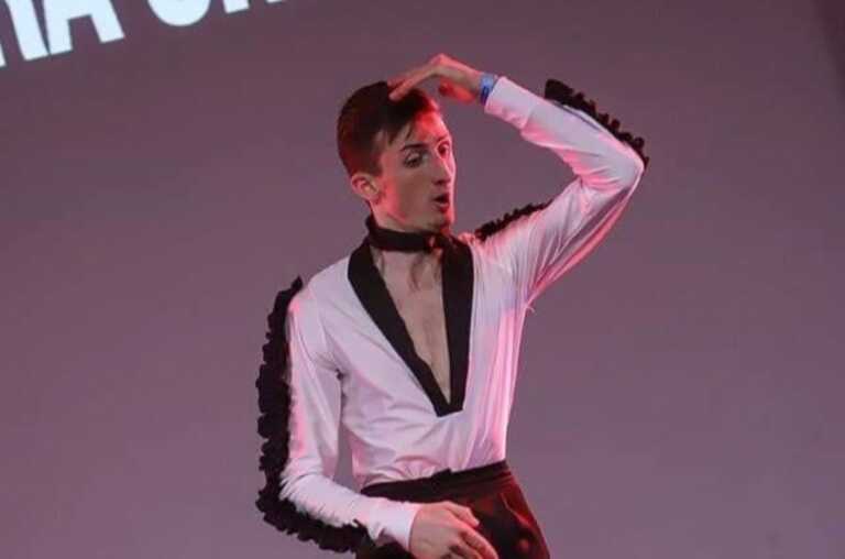 Il Covid infrange il suo sogno: ballerino si reinventa autista. La storia del 25enne Giampiero Santoro