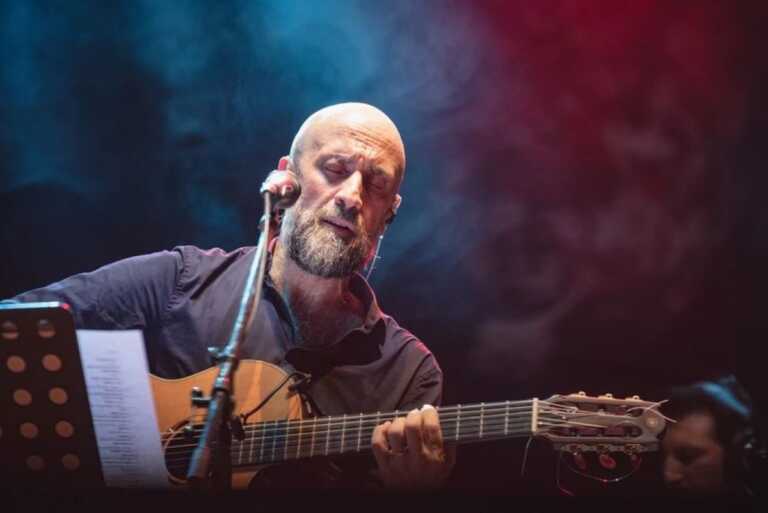 Joe Barbieri festeggia in Puglia i trent’anni di musica: a Taranto e Molfetta con l’orchestra della Magna Grecia