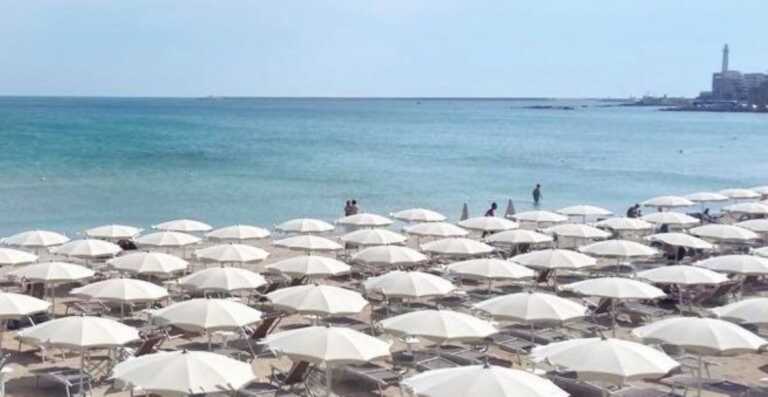 “Mini serrata” nei lidi, ombrelloni chiusi per due ore: scioperano i balneari