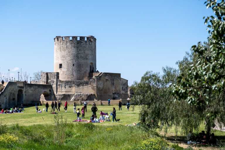 Festa no-stop di 10 ore per “Lu Riu”: nel parco Belloluogo la Pasquetta dei leccesi