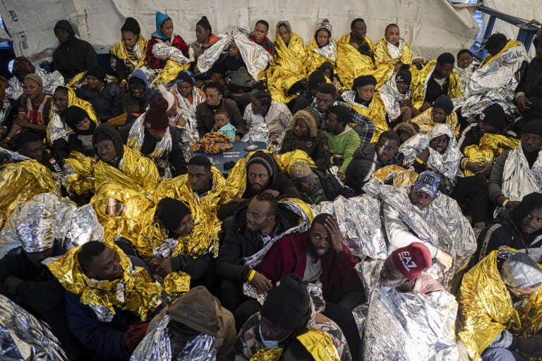 Migranti, il sindaco di Lecce Carlo Salvemini attacca il Governo: «Rafforziamo l’integrazione»