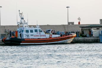 Galleria foto 'Migranti, ipotesi stato emergenza nazionale in Cdm' - foto 1