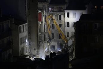 Galleria foto 'Palazzo crollato a Marsiglia, trovati due corpi tra le macerie' - foto 1