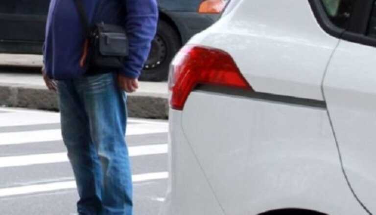 Arrestati due parcheggiatori abusivi a Bari: uno ha tentato di aggredire gli agenti della Polizia locale