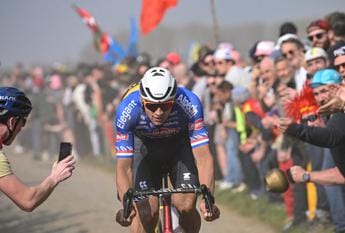 Galleria foto 'Parigi-Roubaix 2023, vince l’olandese Van der Poel. Ganna sesto' - foto 1