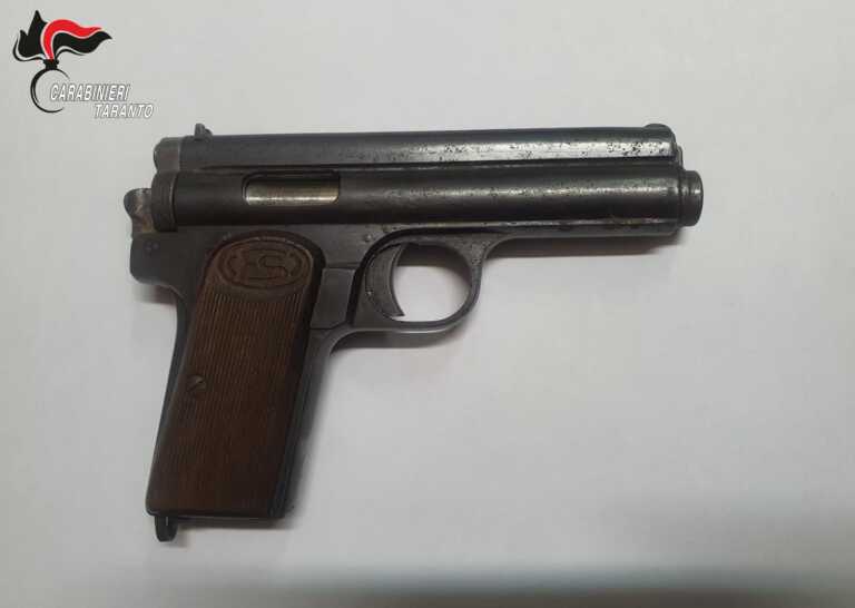 Sorpreso dal padre con oggetti rubati lo minaccia con una pistola: arrestato un 31enne a Manduria