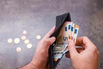 Galleria foto 'Potere acquisto famiglie in forte calo, giù del 3,7%' - foto 1