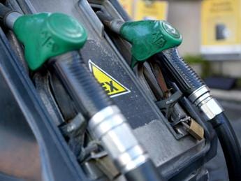 Galleria foto 'Prezzi carburanti: arrivano i ribassi, soprattutto sul Gpl' - foto 1