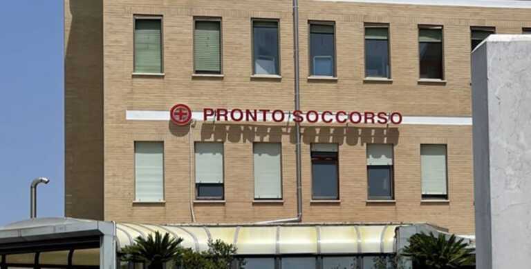 Cade dalla bici durante una passeggiata con la figlia: grave un 50enne nel Salento