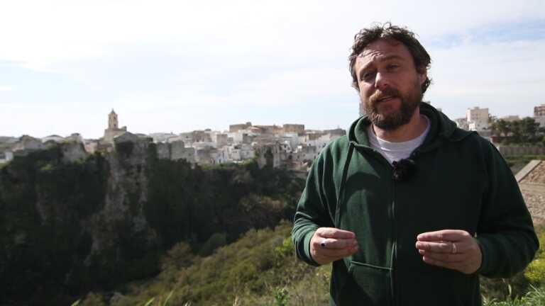 “Puglia & Leggende”: un viaggio alla scoperta di luoghi e storie con Pinuccio. Mercoledì online il primo episodio – VIDEO