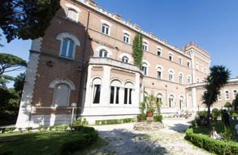Galleria foto 'Roma, “pagate o facciamo esplodere bomba”: minaccia alla Marymount' - foto 1