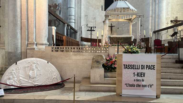 Il viaggio a Kiev dell’arcivescovo di Taranto, Filippo Santoro: donerà un bassorilievo di San Michele Arcangelo