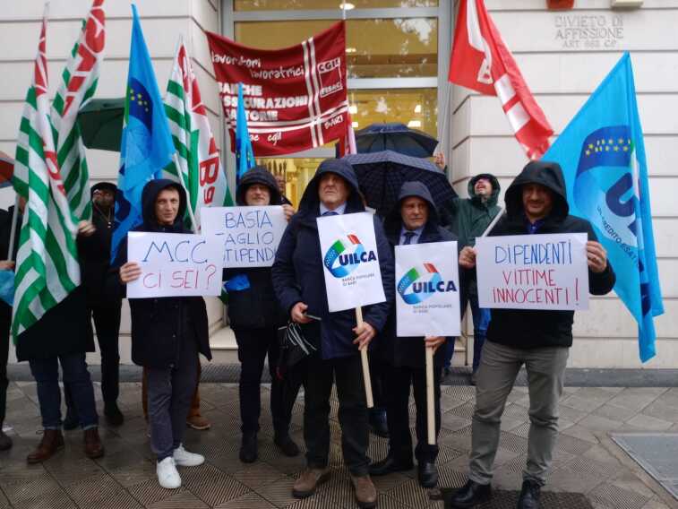 Popolare di Bari, i sindacati: «Serve aprire una nuova fase. In caso contrario la protesta continuerà»