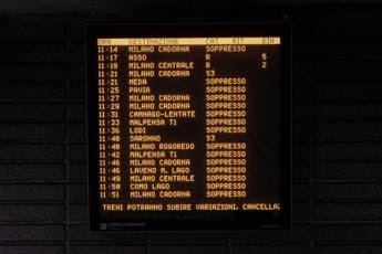 Galleria foto 'Sciopero Trenitalia, venerdì nero per chi deve viaggiare' - foto 1