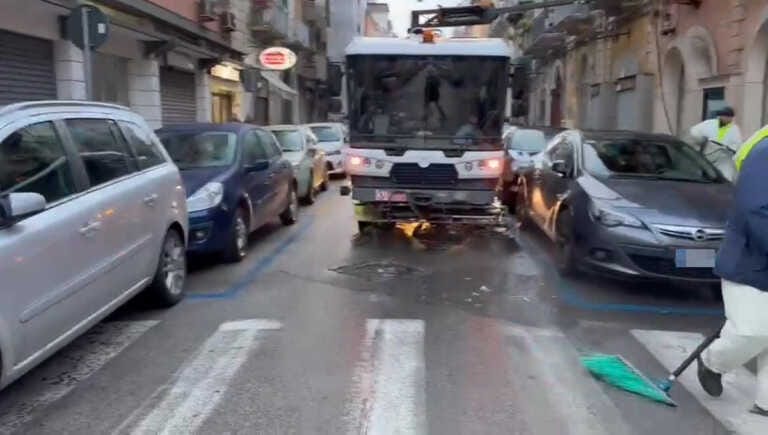 Foggia, aggredisce un dipendente Amiu e scappa con l’idropulitrice