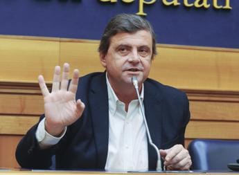 Galleria foto 'Terzo Polo, Calenda ai suoi: “Ora silenzio stampa, da Iv spettacolo indecoroso”' - foto 1