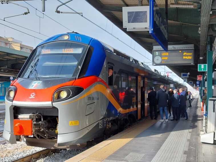 Più facile raggiungere le mete turistiche pugliesi in weekend e festivi: Trenitalia incrementa i collegamenti