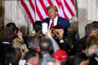 Galleria foto 'Trump incriminato, discorso-show a Mar-a-Lago' - foto 1