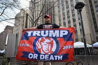 Galleria foto 'Trump incriminato, ecco cosa succederà oggi: è l”indictment day’' - foto 1