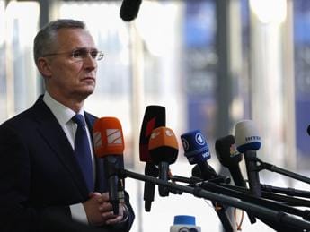 Galleria foto 'Ucraina, Stoltenberg: “A Ramstein discuteremo fornitura di aerei”' - foto 1