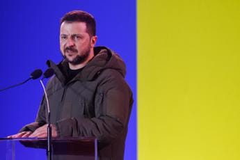 Galleria foto 'Ucraina, Zelensky chiede di parlare con Modi: India aiuti soluzione crisi' - foto 1