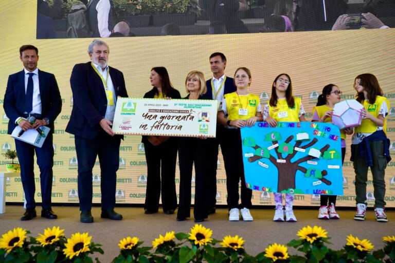 Emiliano al Villaggio Coldiretti a Bari: «L’agricoltura pugliese è un settore di grande successo» – VIDEO Emiliano al Villaggio Coldiretti a Bari: «L’agricoltura pugliese è un settore di grande successo» – VIDEO