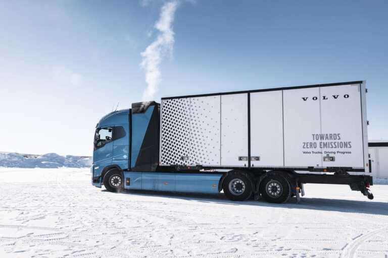 Volvo testa i camion alimentati a idrogeno sulle strade pubbliche