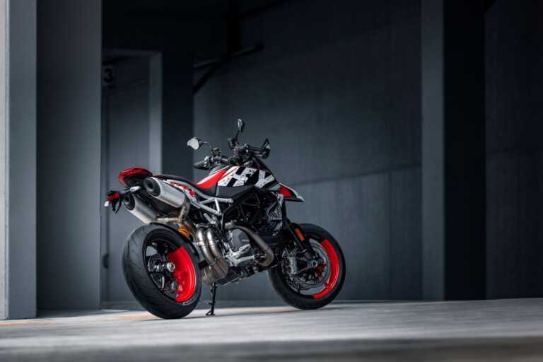 Ducati, divertimento assicurato con l’Hypermotard 950 RVE
