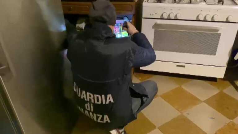 Traffico internazionale di droga: arrestate 41 persone vicine alla ‘Ndrangheta in 7 regioni, anche in Puglia e Basilicata – VIDEO Traffico internazionale di droga: arrestate 41 persone vicine alla ‘Ndrangheta in 7 regioni, anche in Puglia e Basilicata – VIDEO